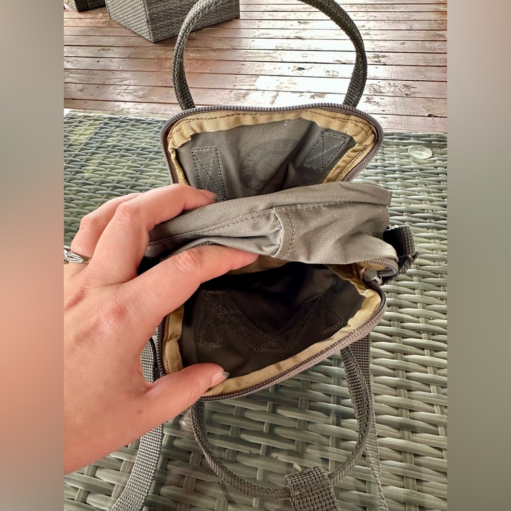 Fjallraven Kanken Sling - Picture 2 of 5